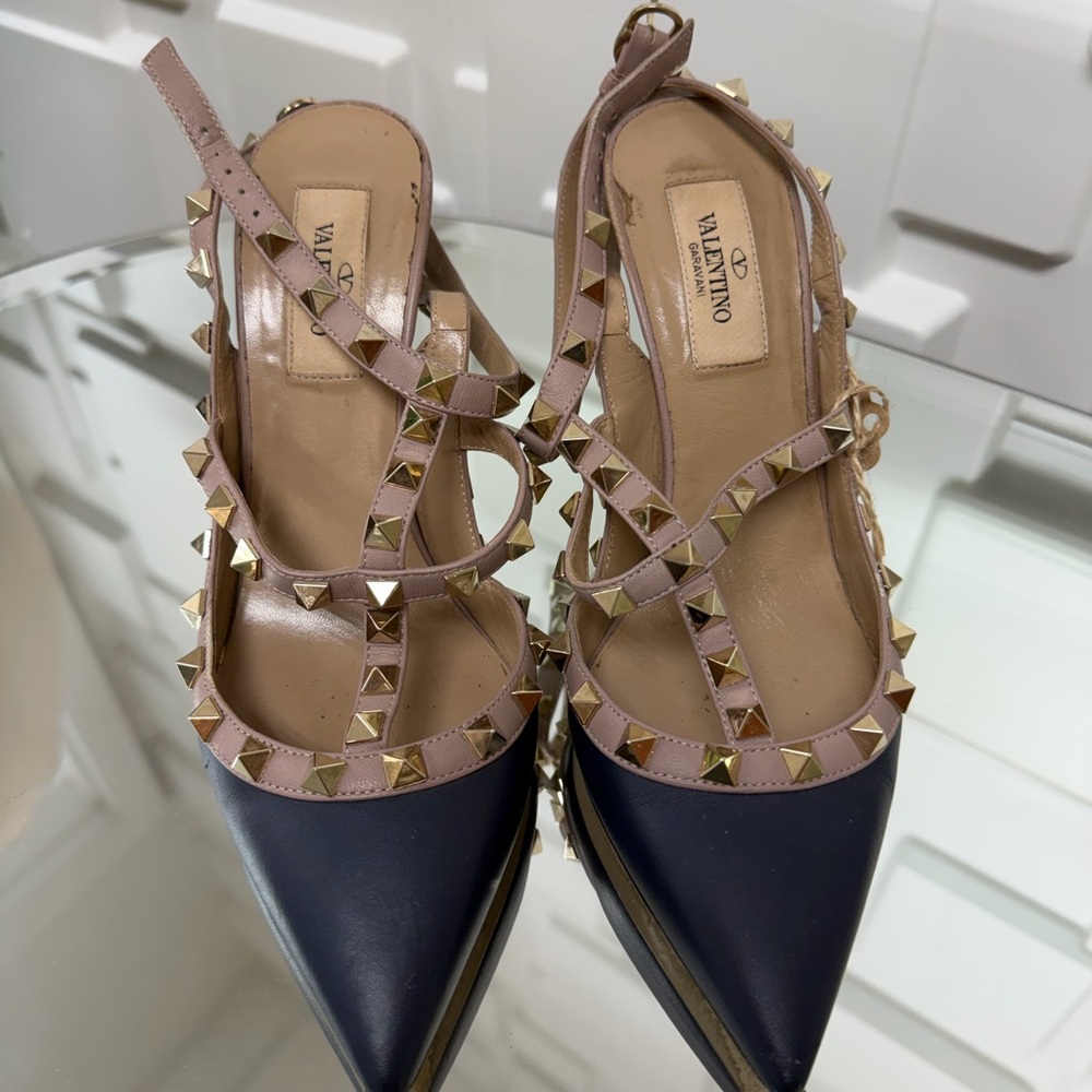 Valentino Rockstud Heels leather T-strap pumps color blue and cream